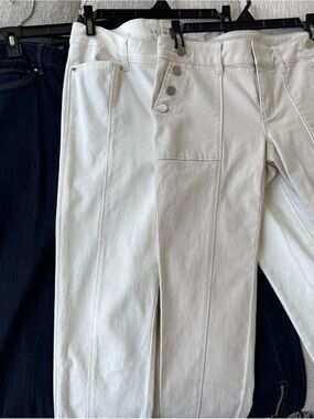 White House Black Market White Cropped “Skimmer” Jeans with Front Button Detail